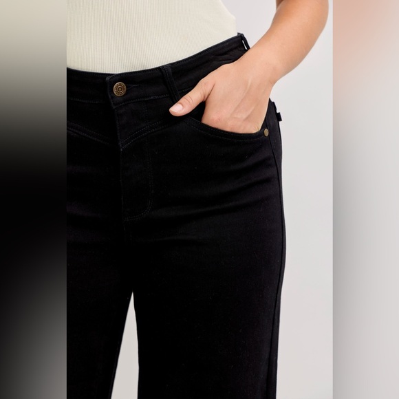 Judy Blue Black High-Waisted Wide Leg Jeans - Picture 10 of 10